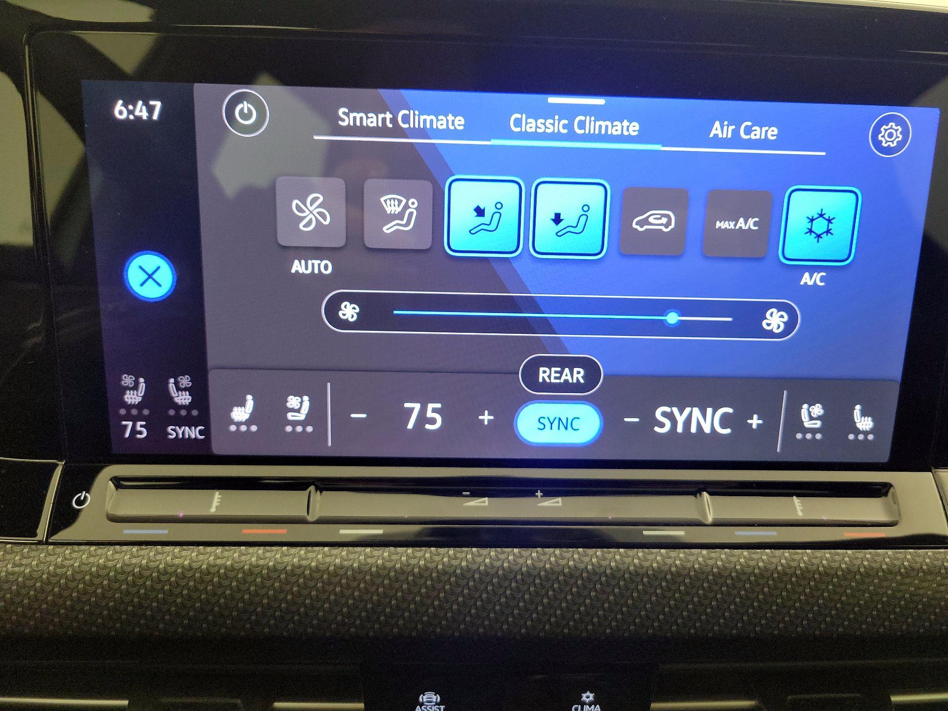 Thumbnail: 2022 Volkswagen Golf - 17