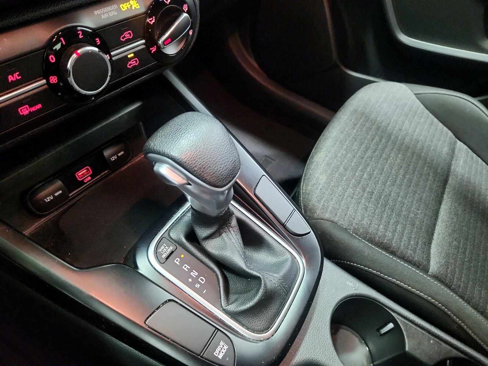 2020 Kia Soul S - Photo 18