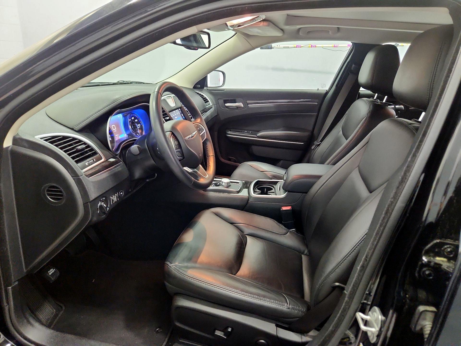 Thumbnail: 2022 Chrysler 300 - 11