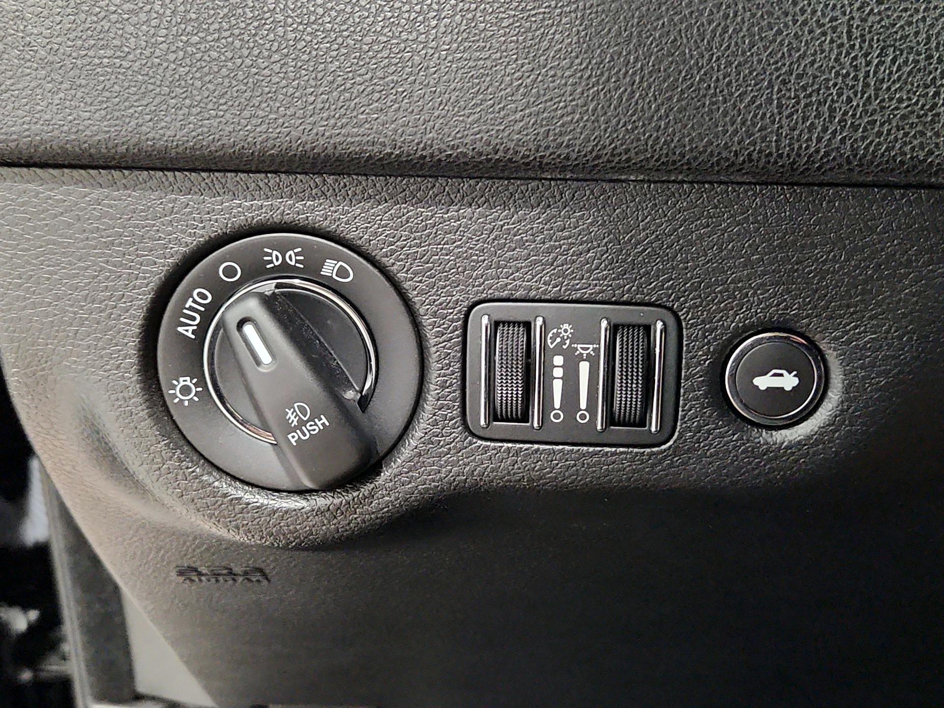 Thumbnail: 2022 Chrysler 300 - 13