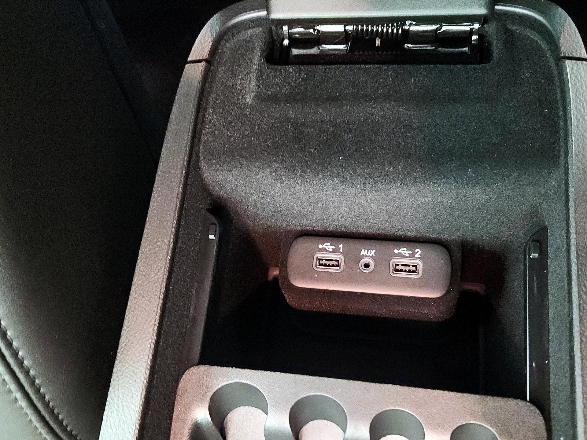 Thumbnail: 2022 Chrysler 300 - 19