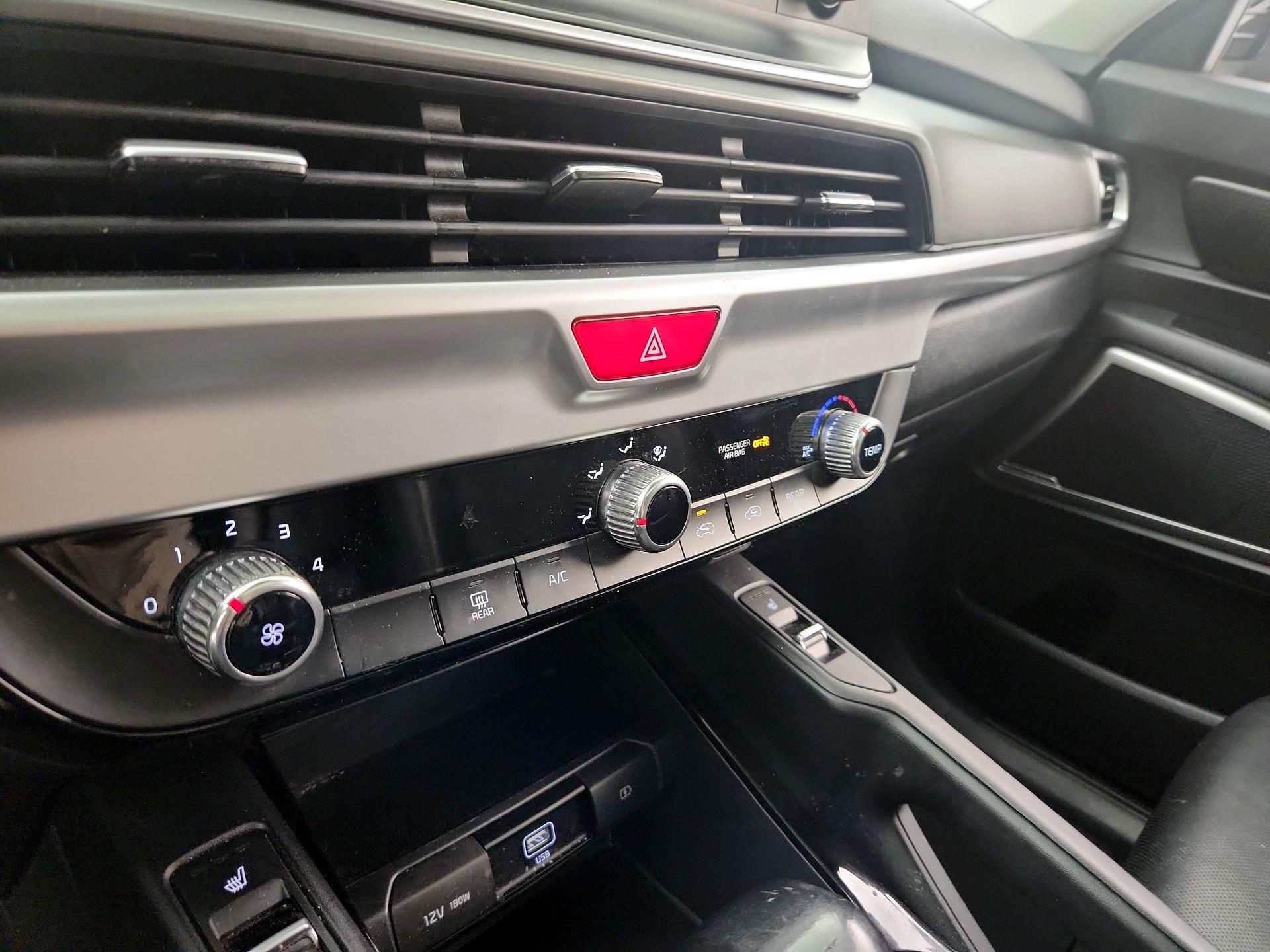 Thumbnail: 2020 Kia Telluride - 16