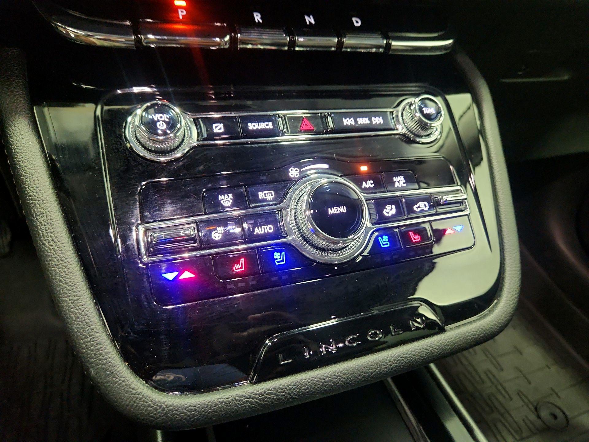 Thumbnail: 2022 Lincoln Corsair - 17