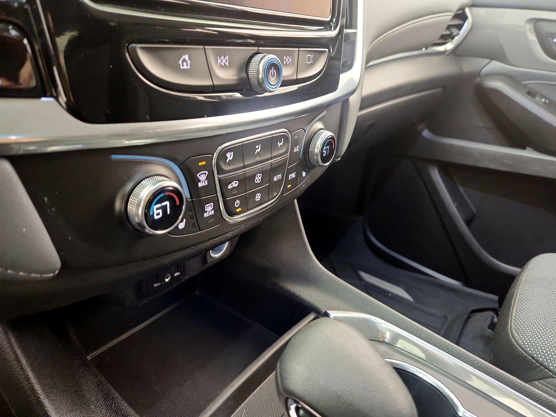 Thumbnail: 2021 Chevrolet Traverse - 16