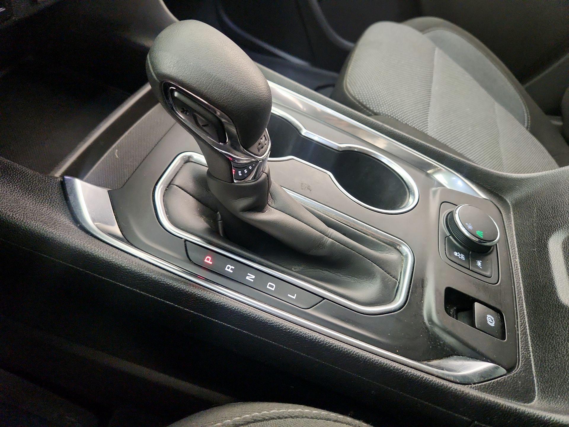 Thumbnail: 2021 Chevrolet Traverse - 17