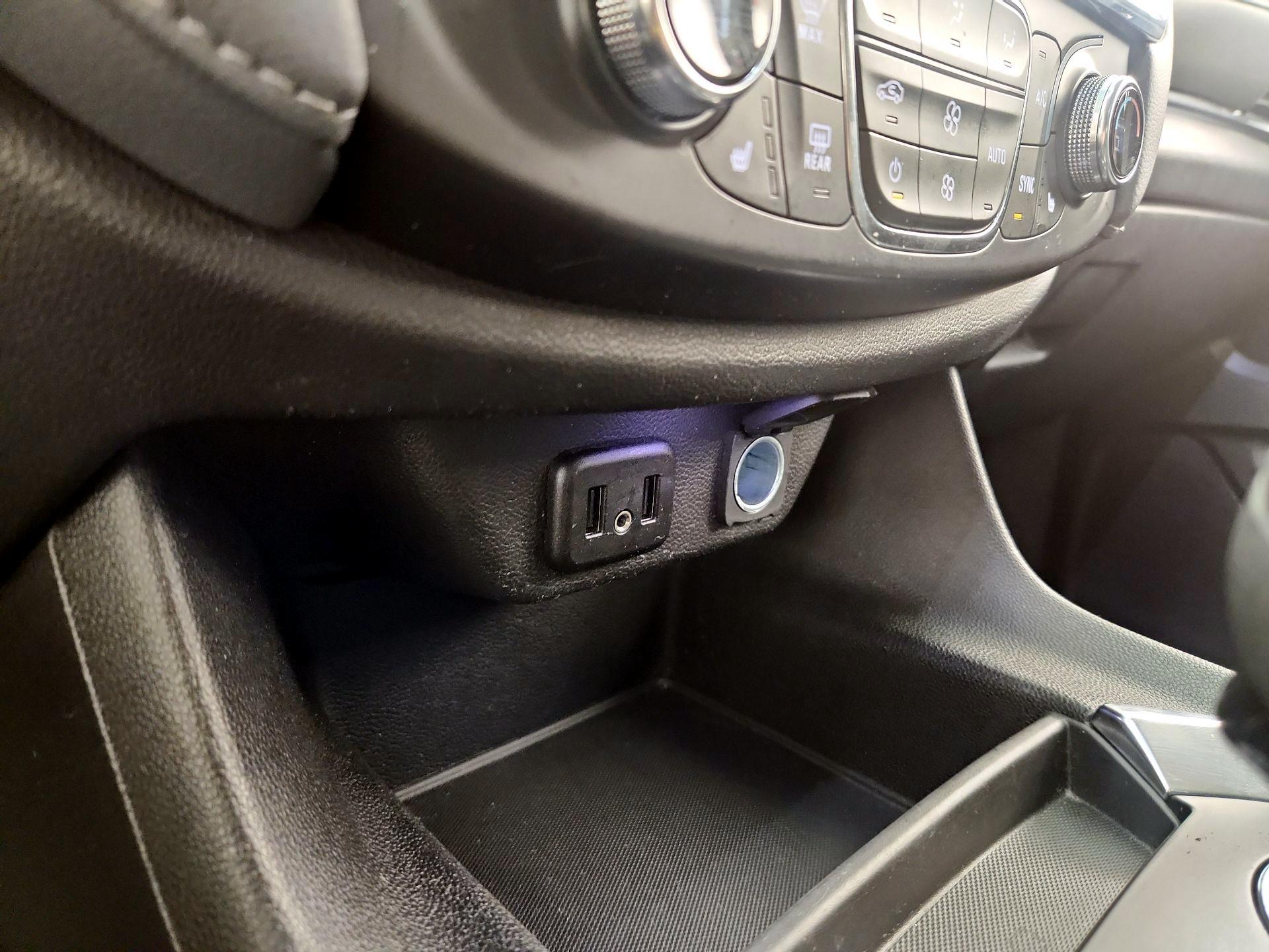 Thumbnail: 2021 Chevrolet Traverse - 18