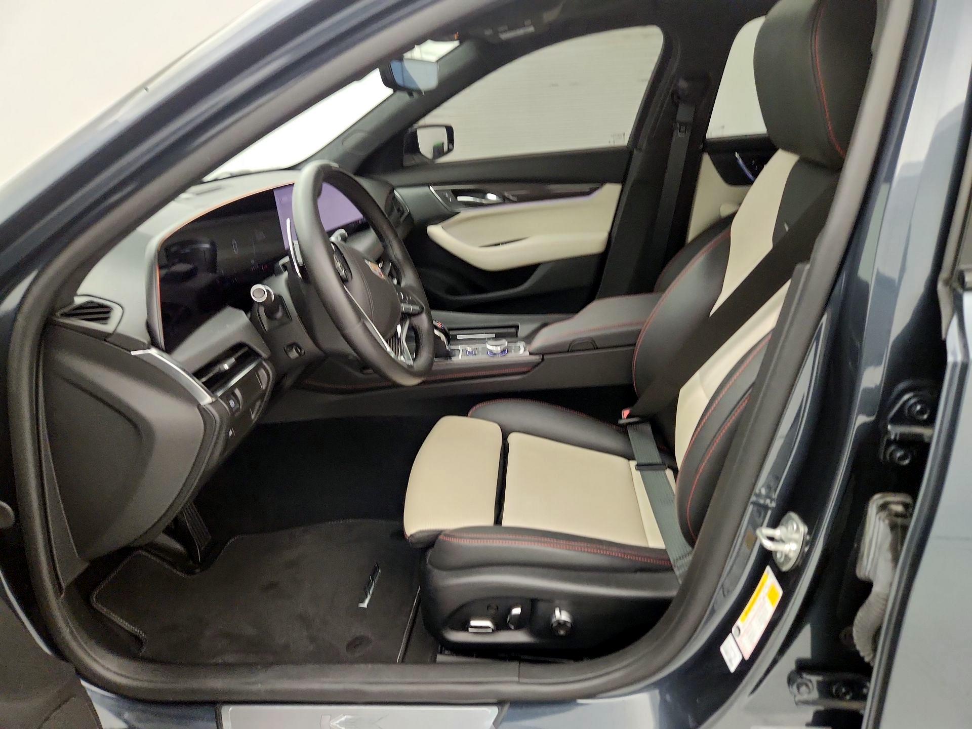 Thumbnail: 2025 Cadillac CT5 - 11