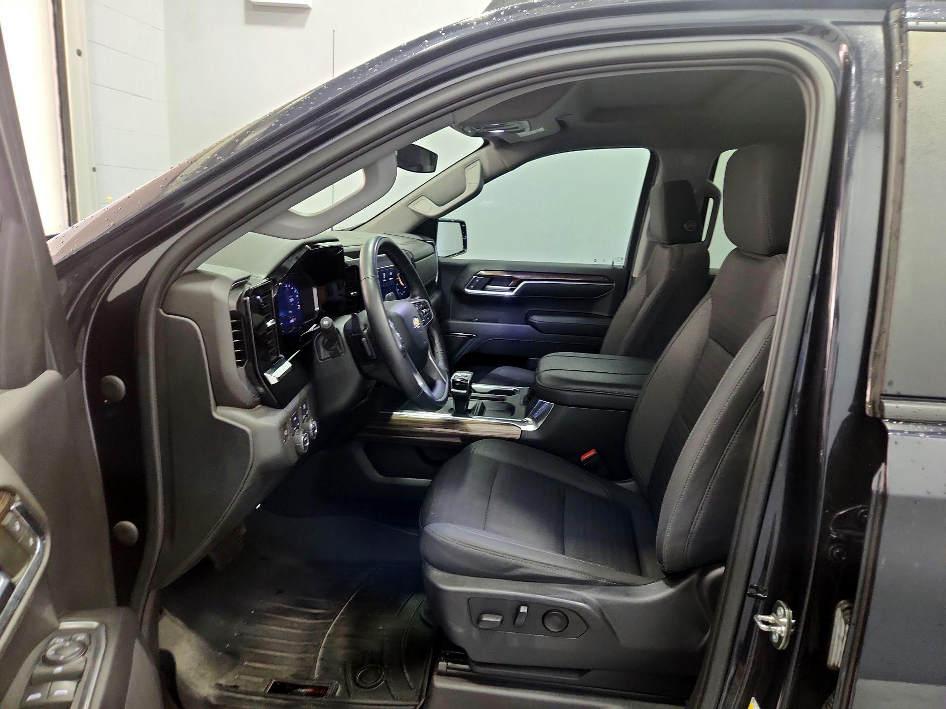 Thumbnail: 2023 Chevrolet Silverado 1500 - 11