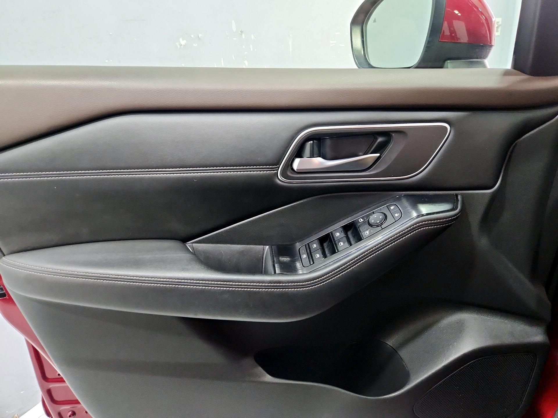 Thumbnail: 2021 Nissan Rogue - 12