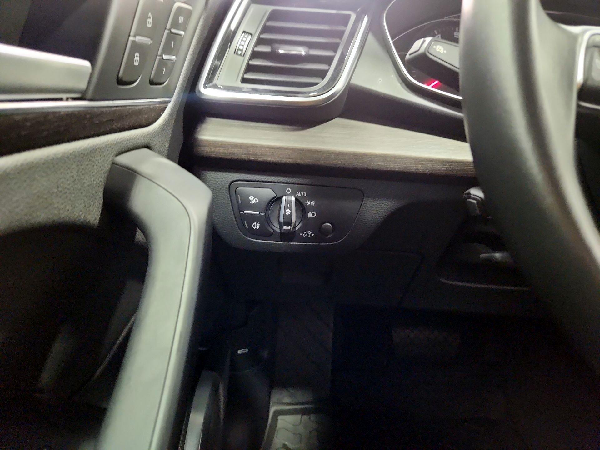 Thumbnail: 2022 Audi Q5 - 13