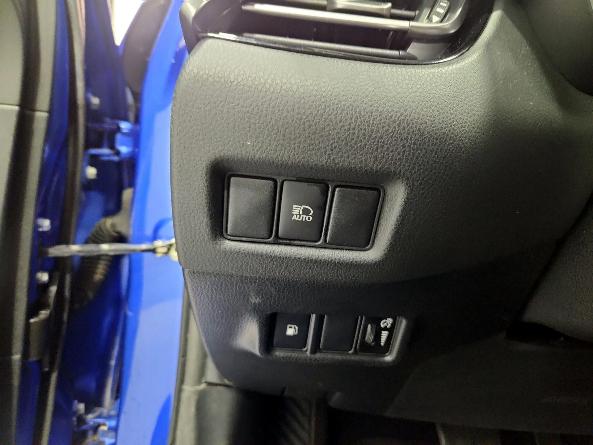 Thumbnail: 2018 Toyota C-HR - 13