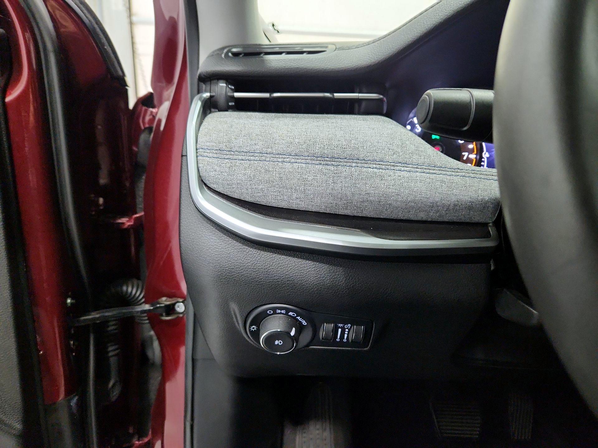 Thumbnail: 2022 Jeep Compass - 13