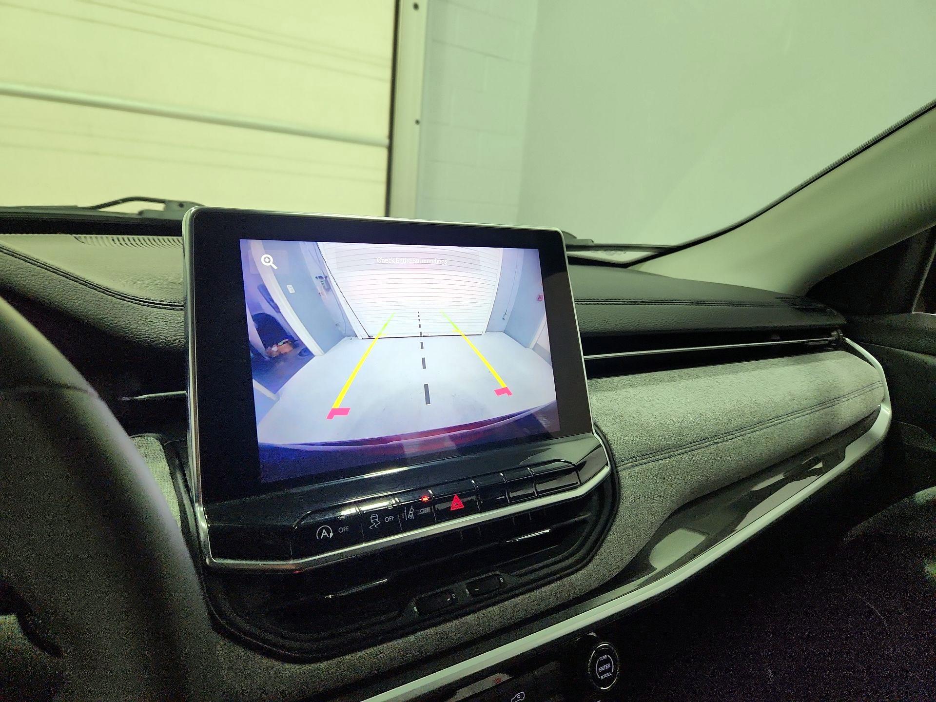 Thumbnail: 2022 Jeep Compass - 14