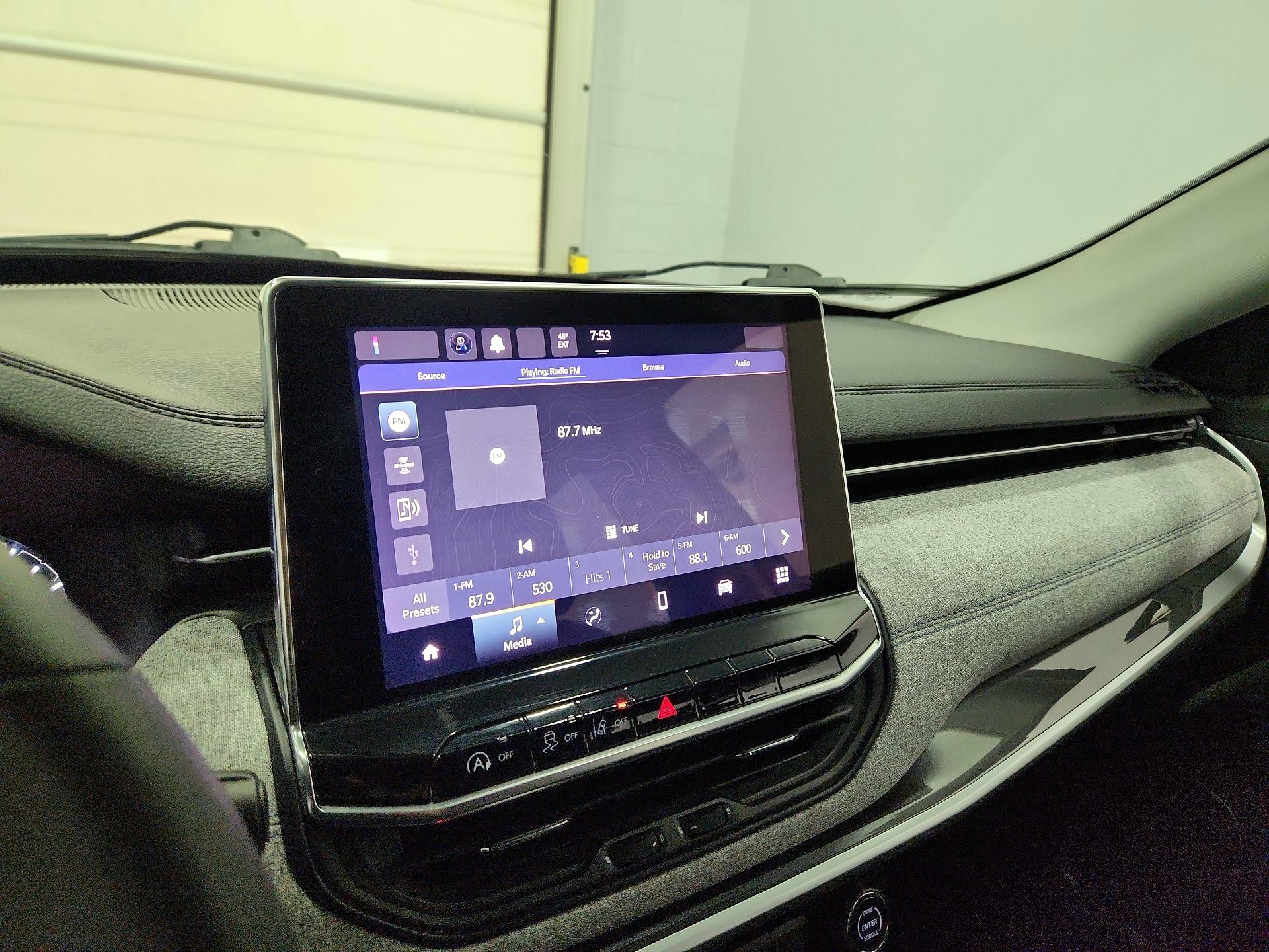 Thumbnail: 2022 Jeep Compass - 15