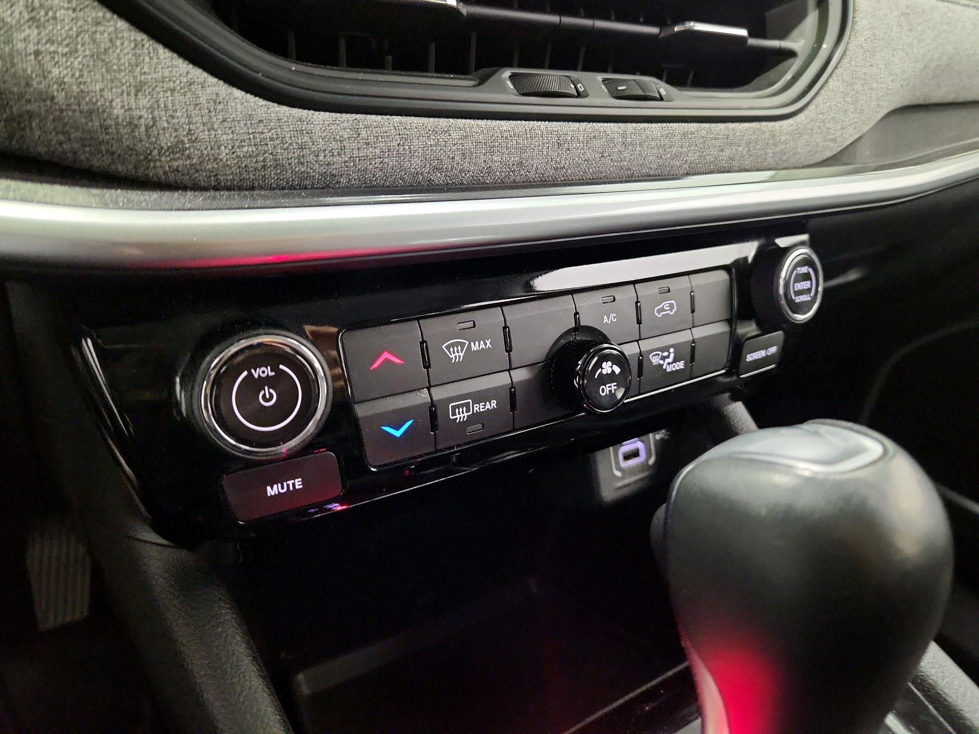 Thumbnail: 2022 Jeep Compass - 16