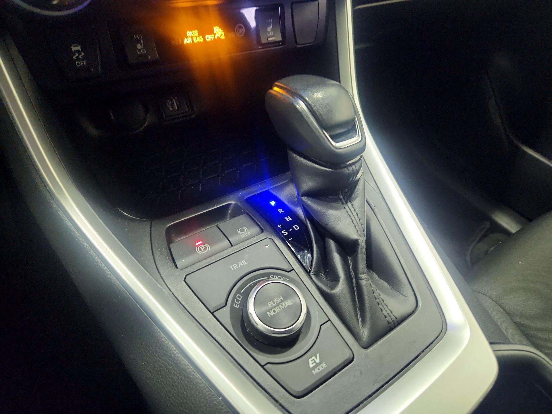 Thumbnail: 2023 Toyota RAV4 - 18