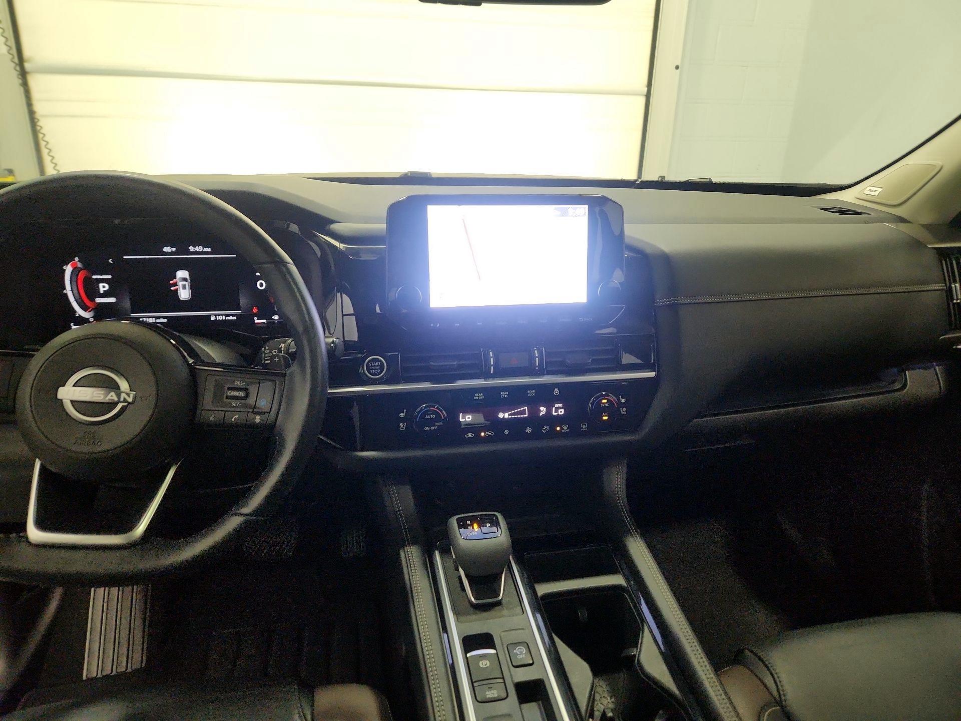 Thumbnail: 2023 Nissan Pathfinder - 9