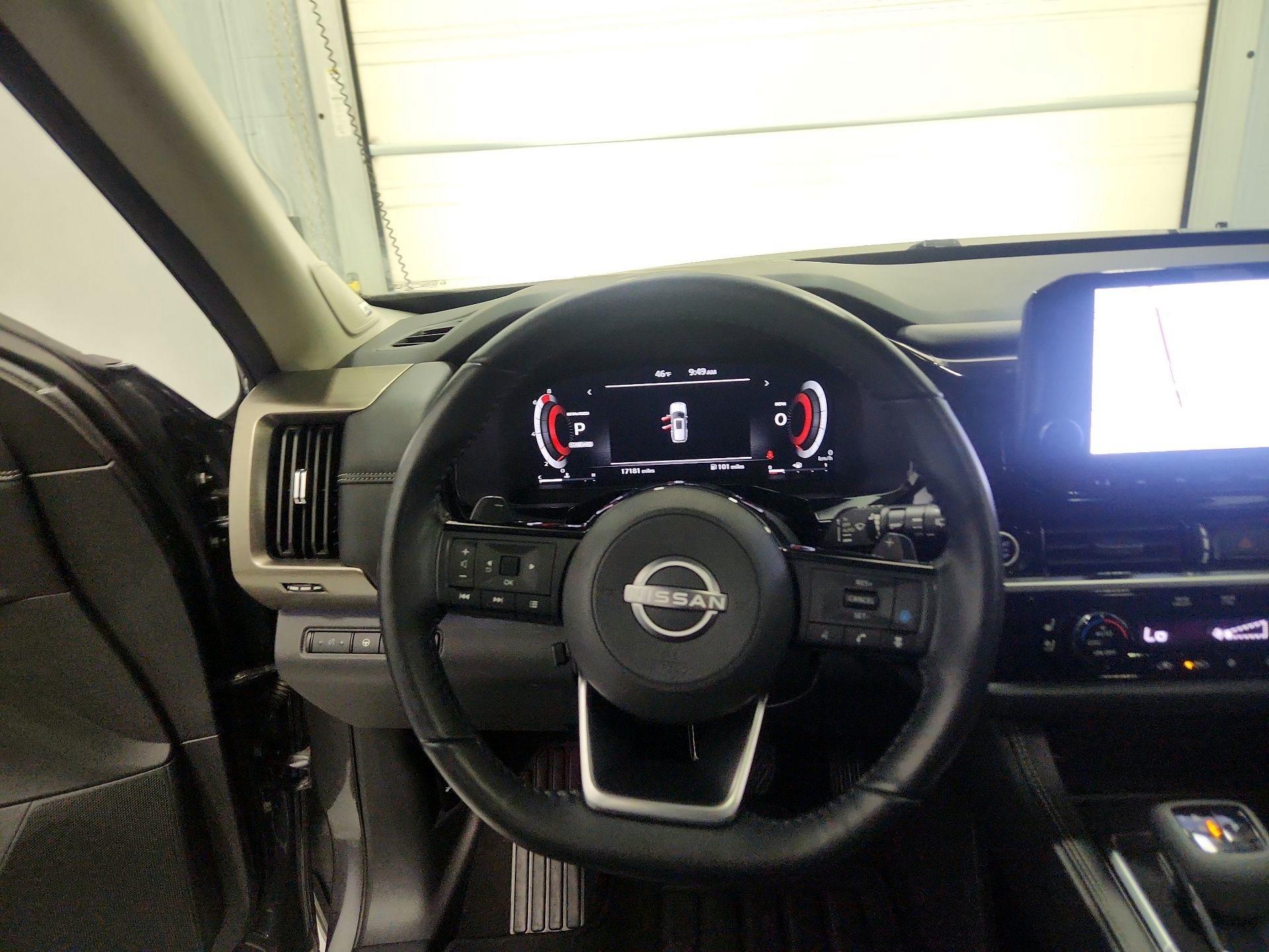 Thumbnail: 2023 Nissan Pathfinder - 10