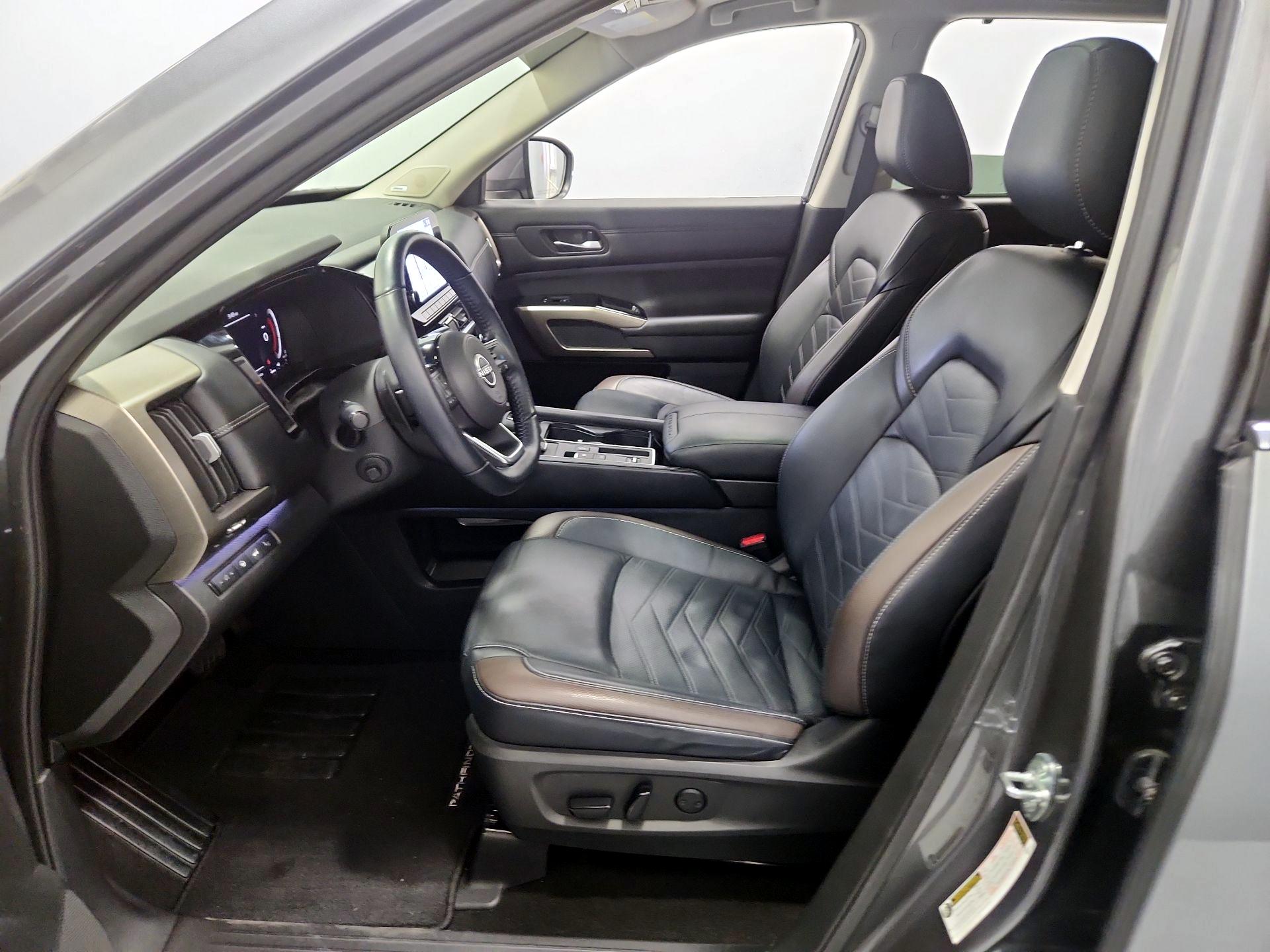 Thumbnail: 2023 Nissan Pathfinder - 11