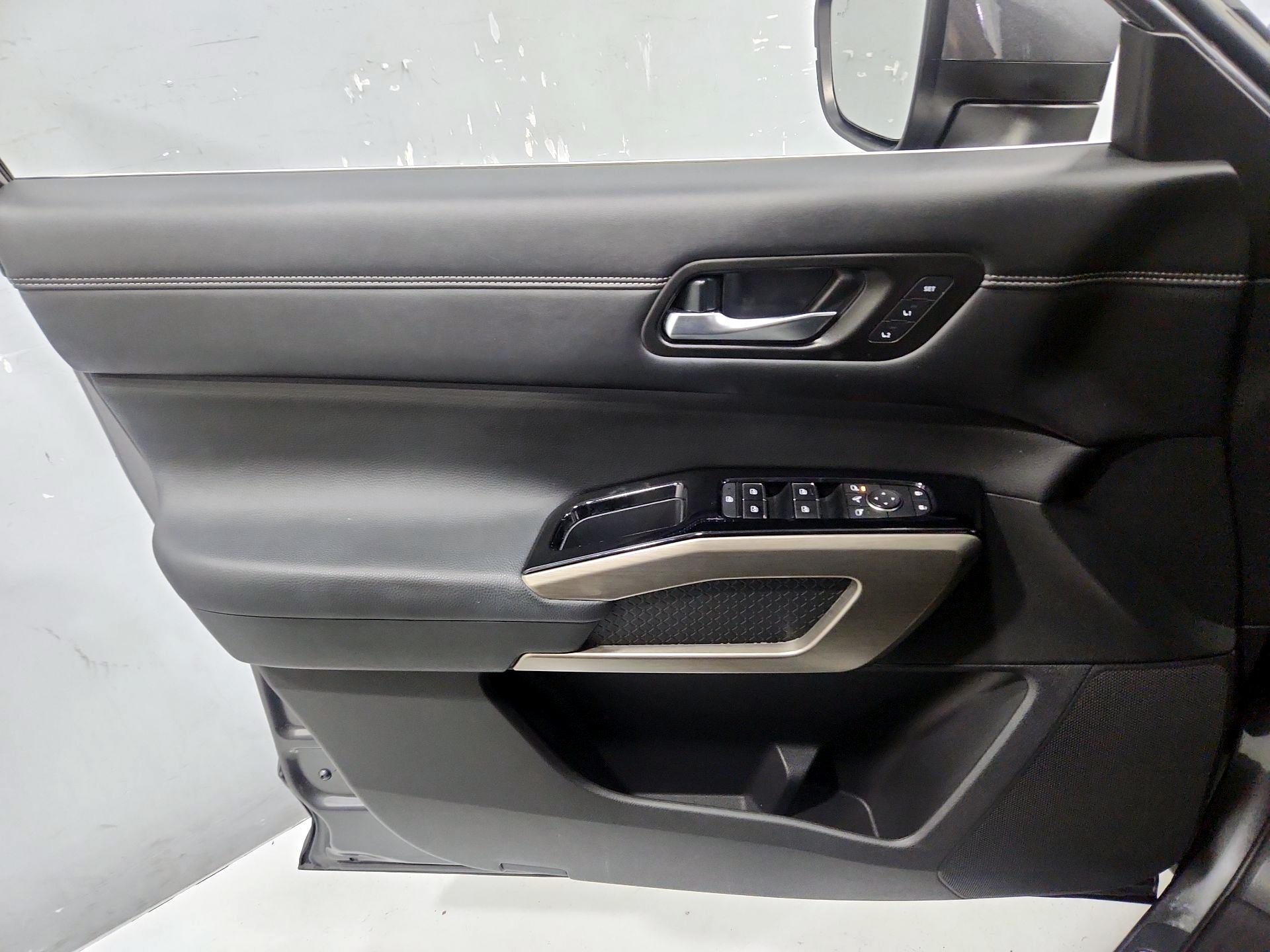 Thumbnail: 2023 Nissan Pathfinder - 12