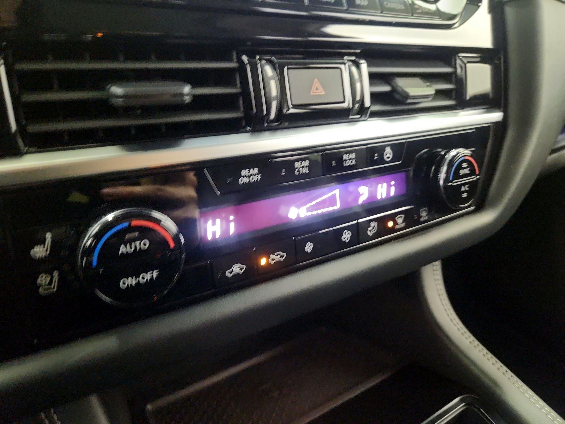 Thumbnail: 2023 Nissan Pathfinder - 17