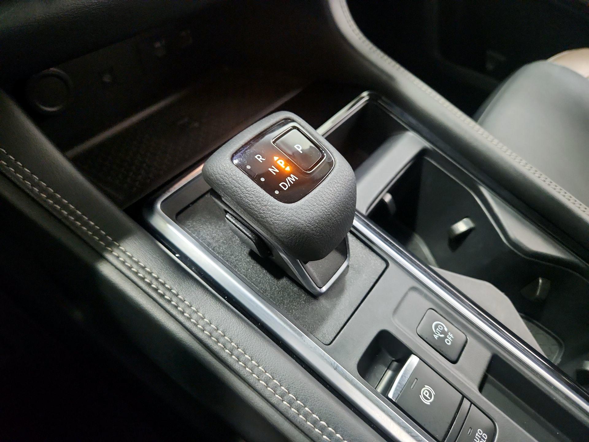 Thumbnail: 2023 Nissan Pathfinder - 18