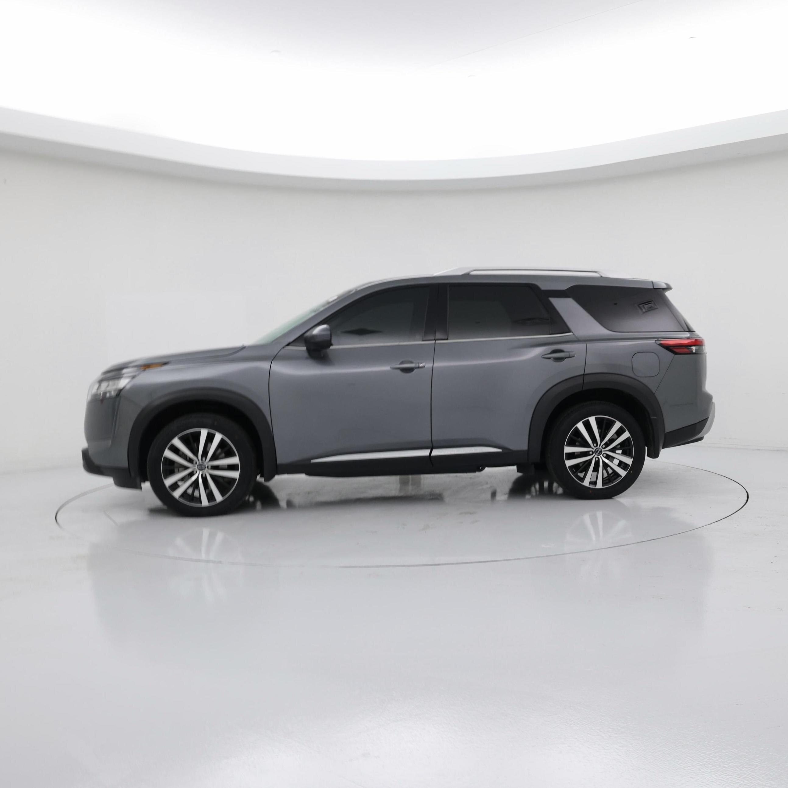 Thumbnail: 2023 Nissan Pathfinder - 3