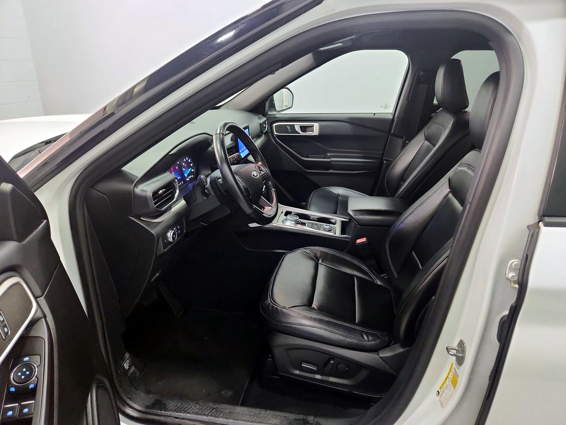 Thumbnail: 2020 Ford Explorer - 11