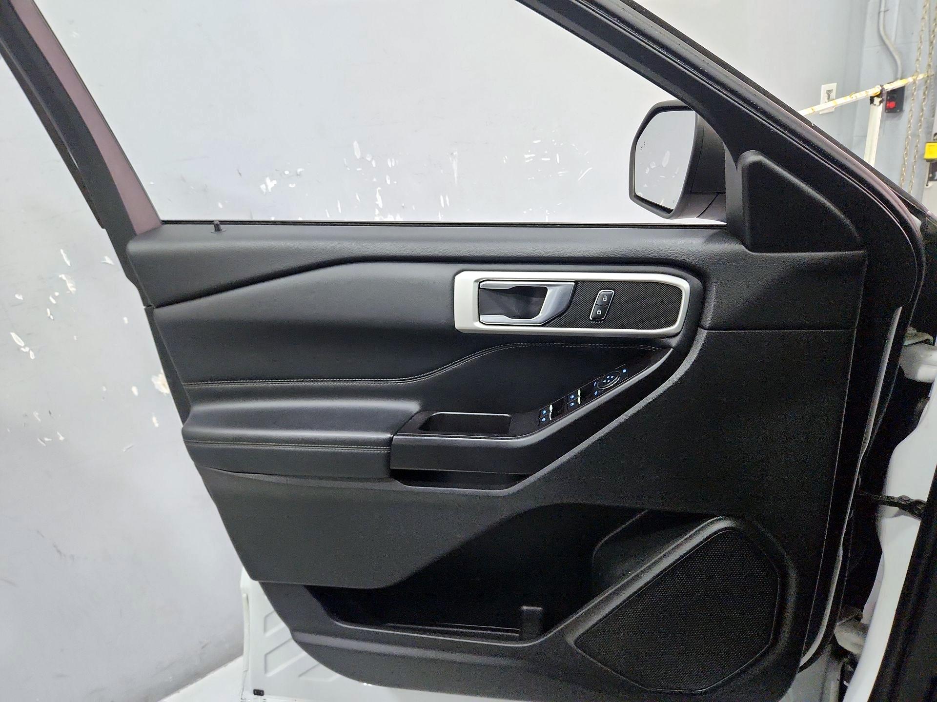 Thumbnail: 2020 Ford Explorer - 12