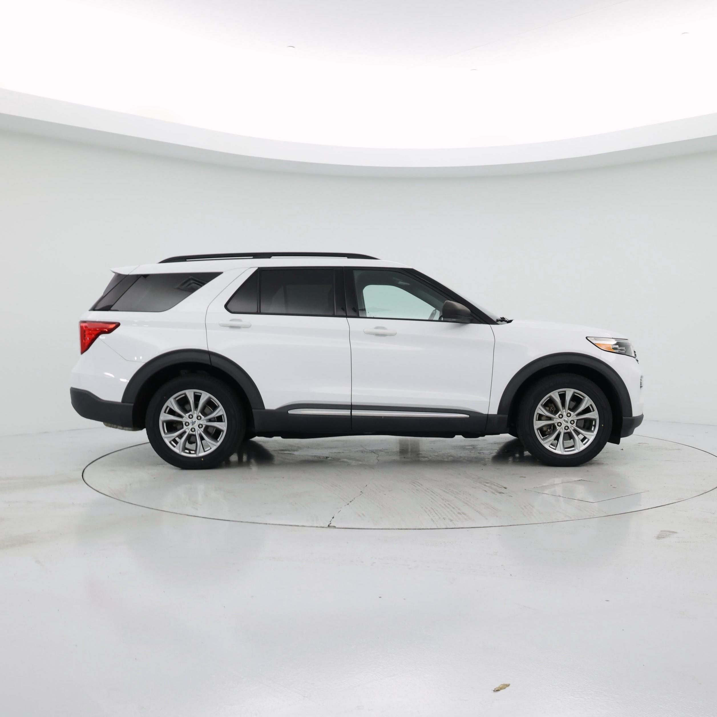 Thumbnail: 2020 Ford Explorer - 7