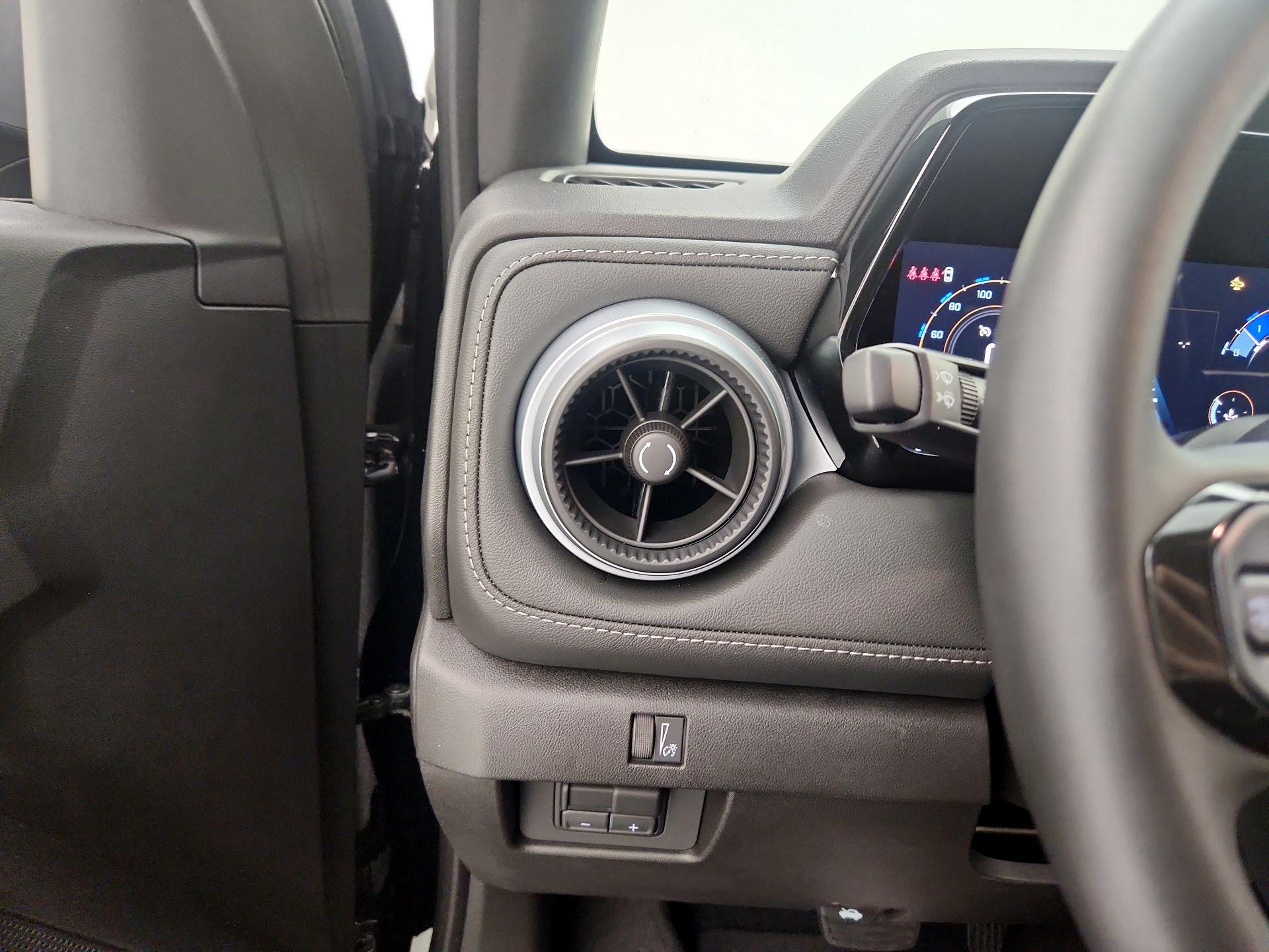 Thumbnail: 2025 Chevrolet Colorado - 13