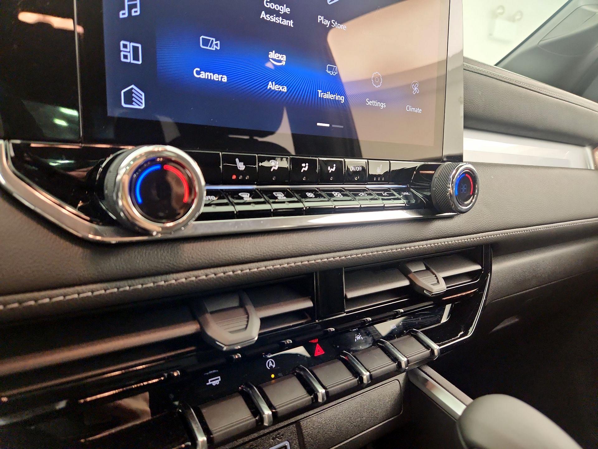 Thumbnail: 2025 Chevrolet Colorado - 17