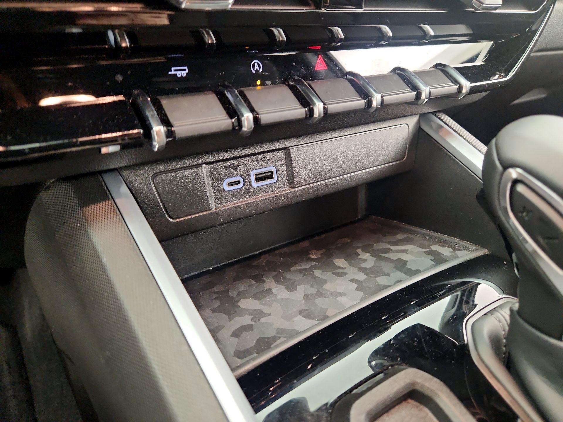 Thumbnail: 2025 Chevrolet Colorado - 19