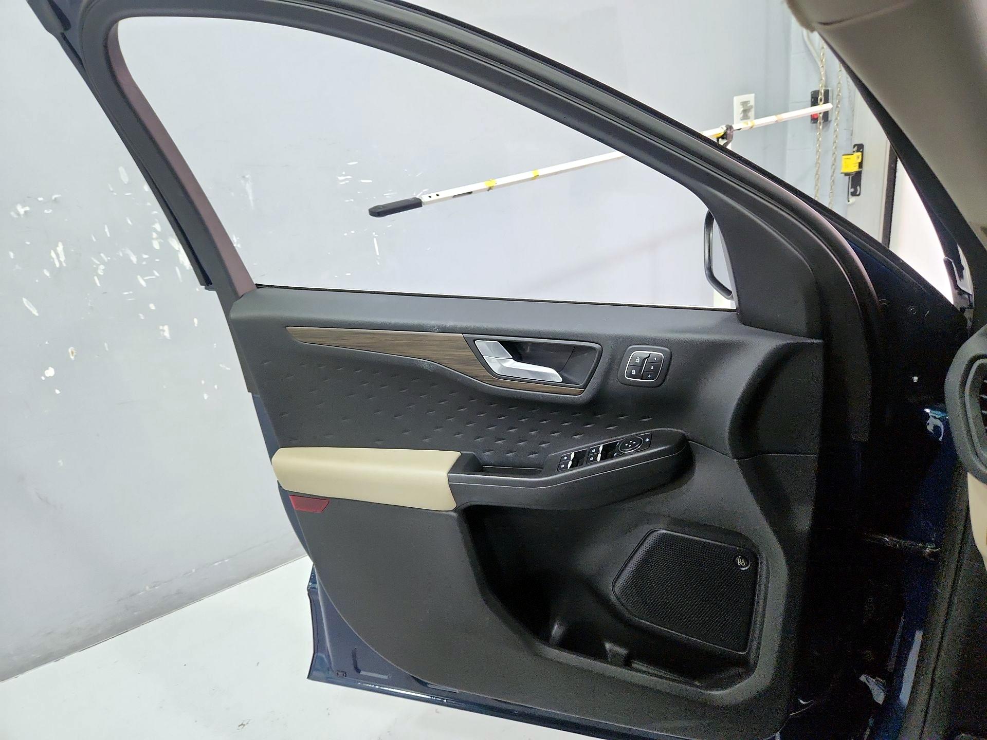 Thumbnail: 2020 Ford Escape - 12