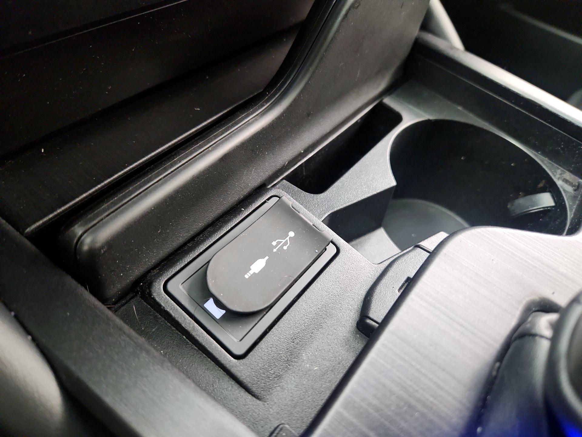 Thumbnail: 2020 Lexus ES - 18