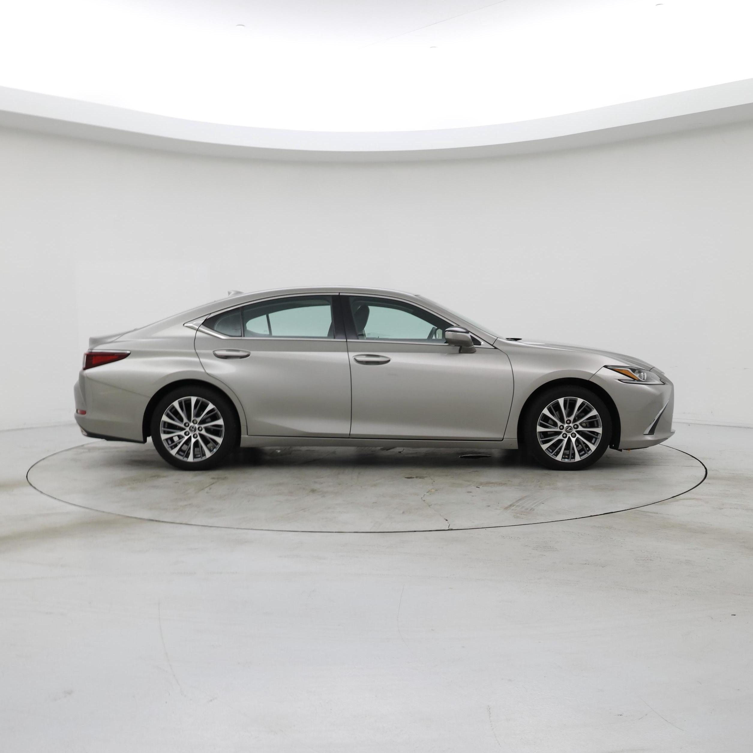 Thumbnail: 2020 Lexus ES - 7