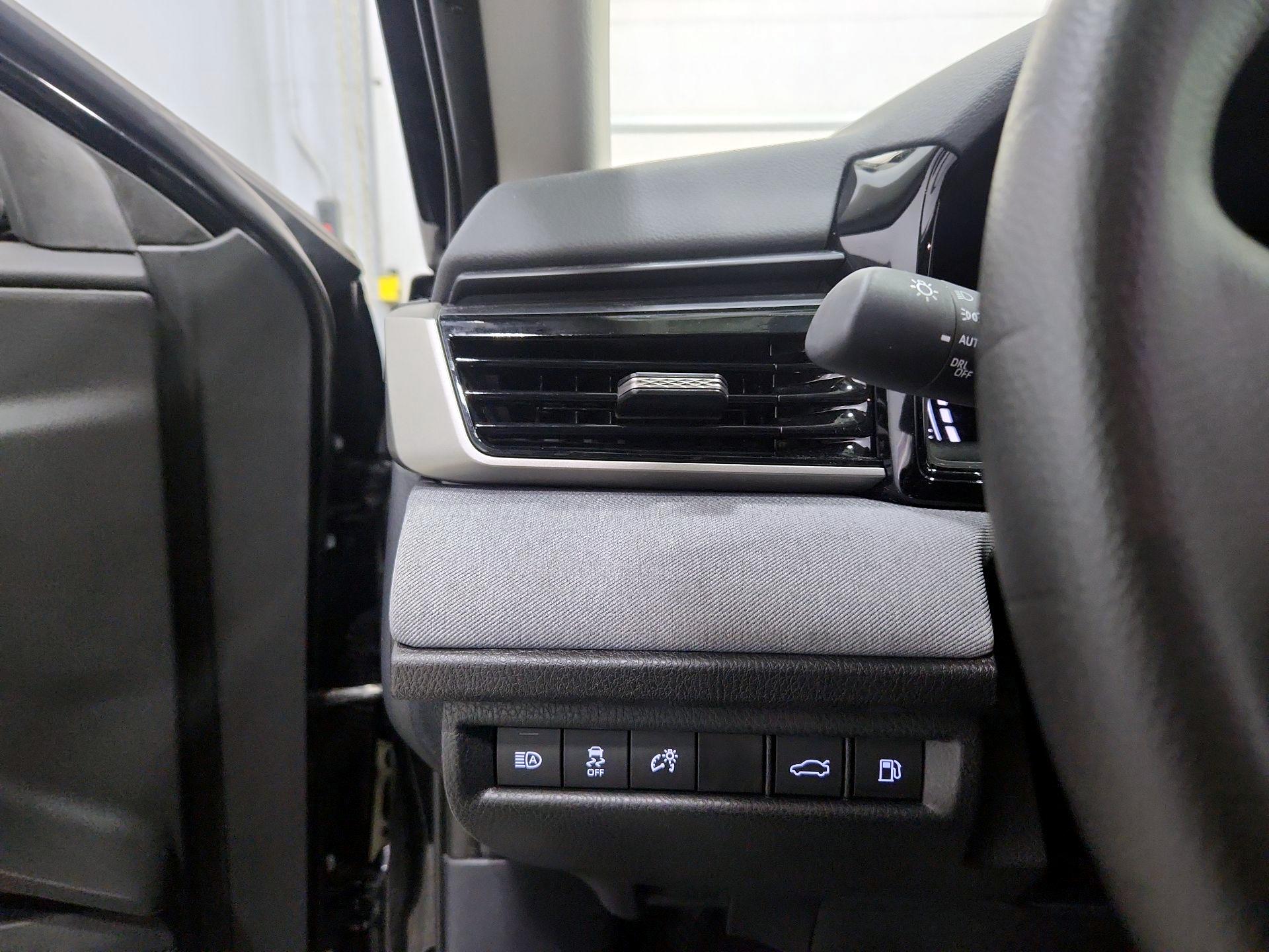 Thumbnail: 2025 Toyota Camry - 13