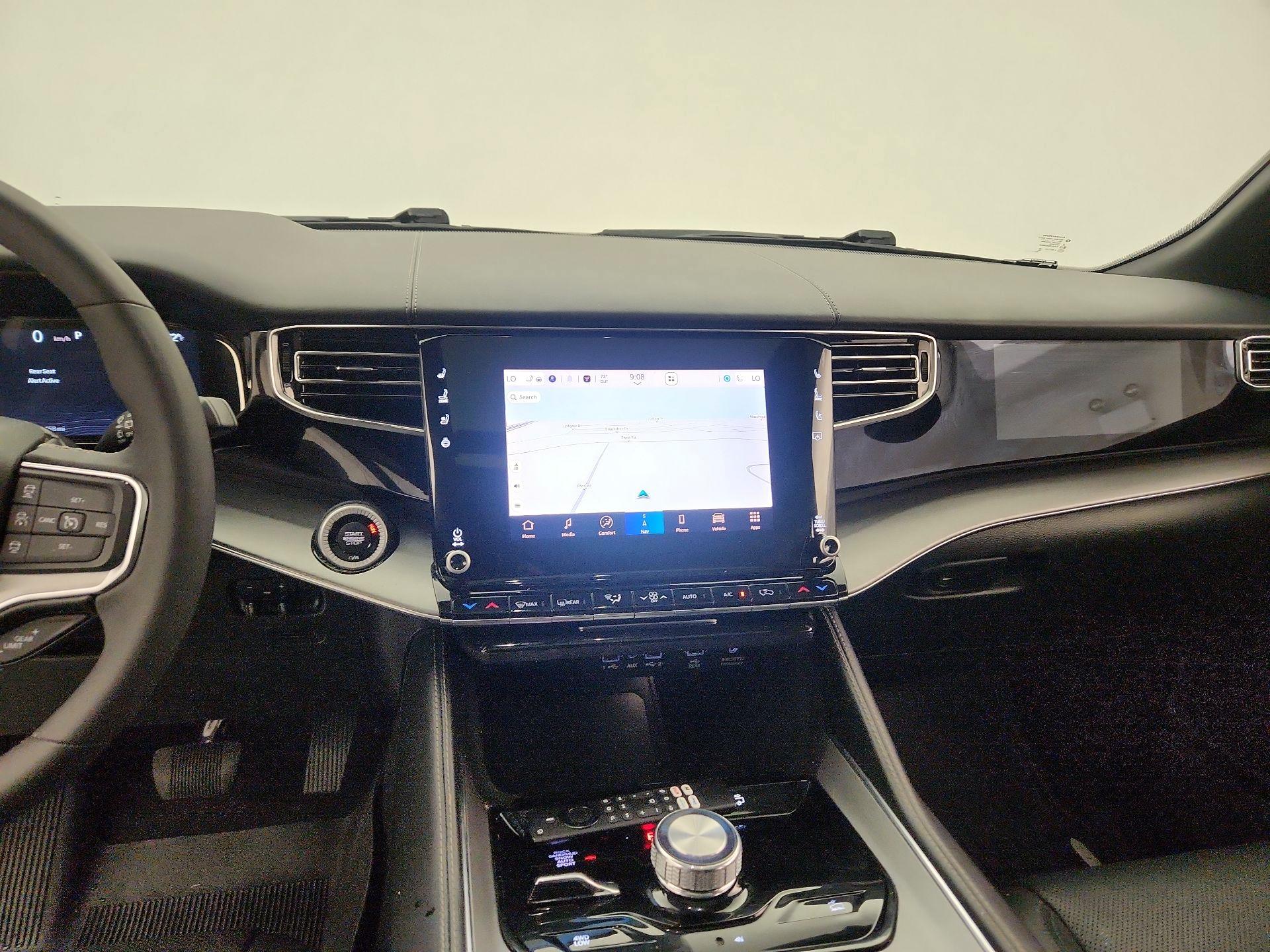 Thumbnail: 2023 Jeep Wagoneer - 9