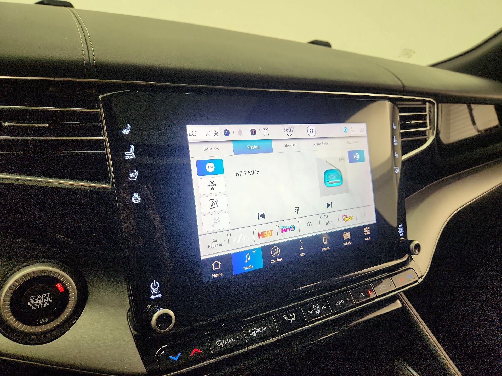 Thumbnail: 2023 Jeep Wagoneer - 16