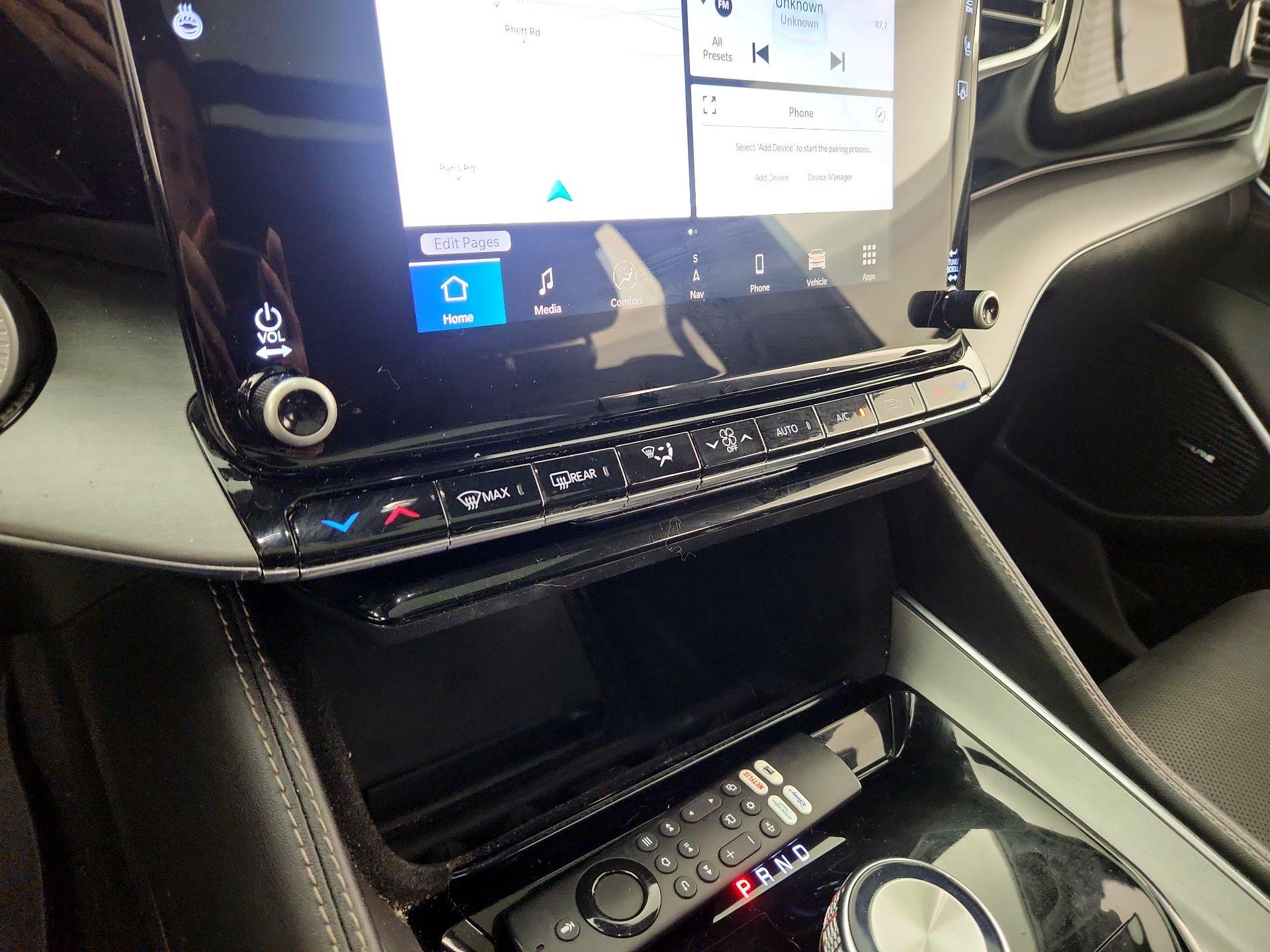 Thumbnail: 2023 Jeep Wagoneer - 17