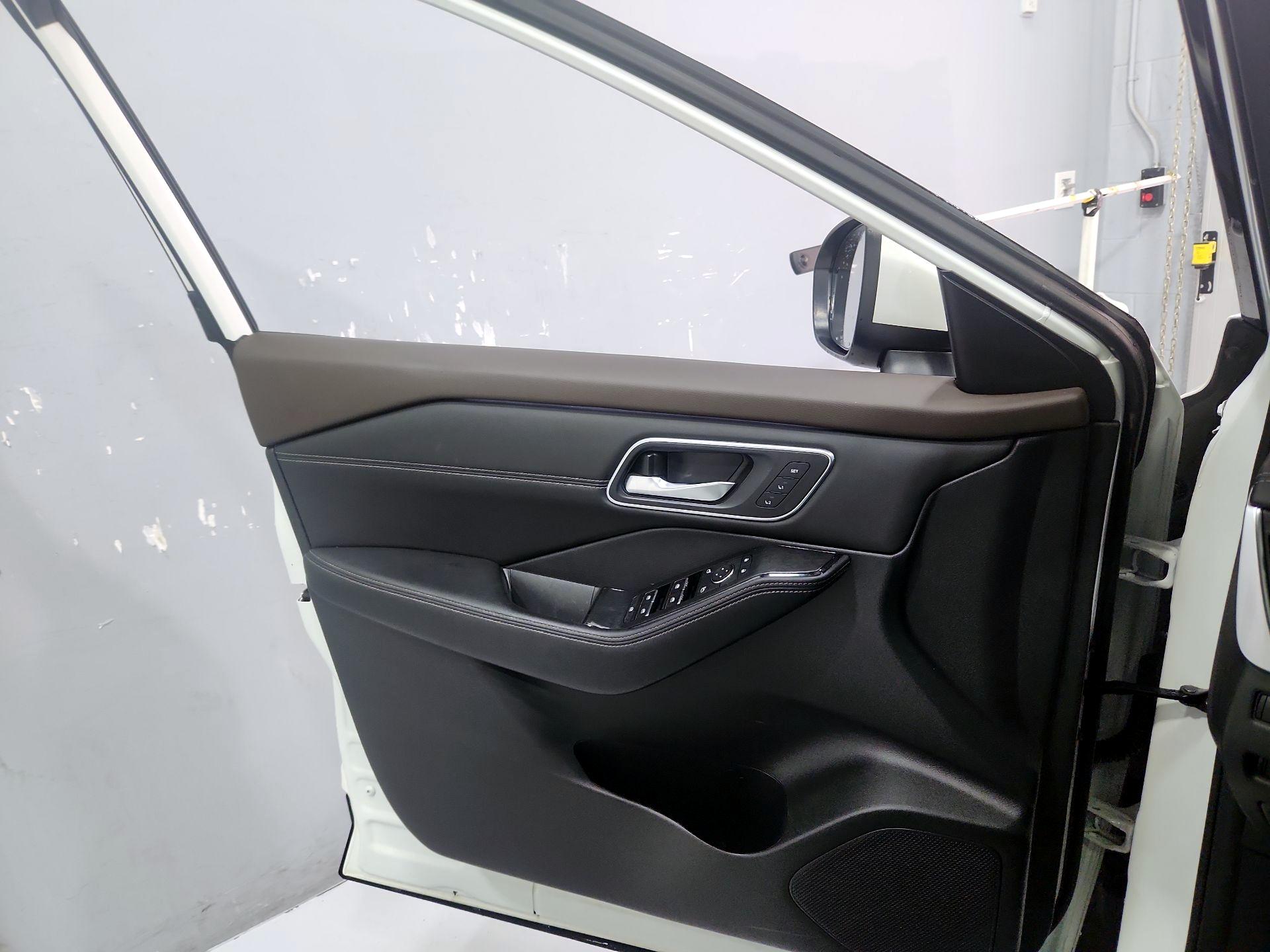 Thumbnail: 2022 Nissan Rogue - 12