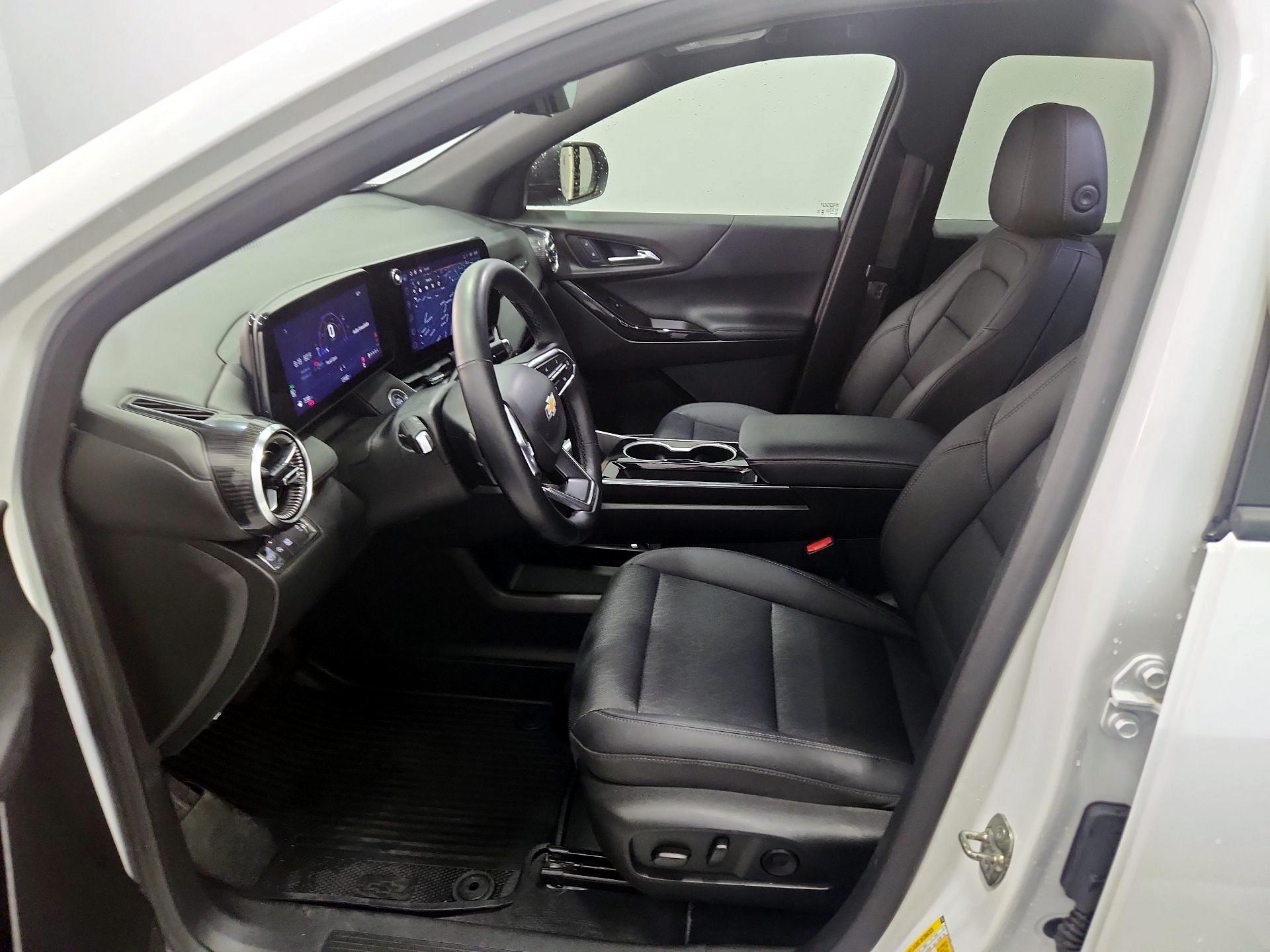 Thumbnail: 2025 Chevrolet Equinox - 11