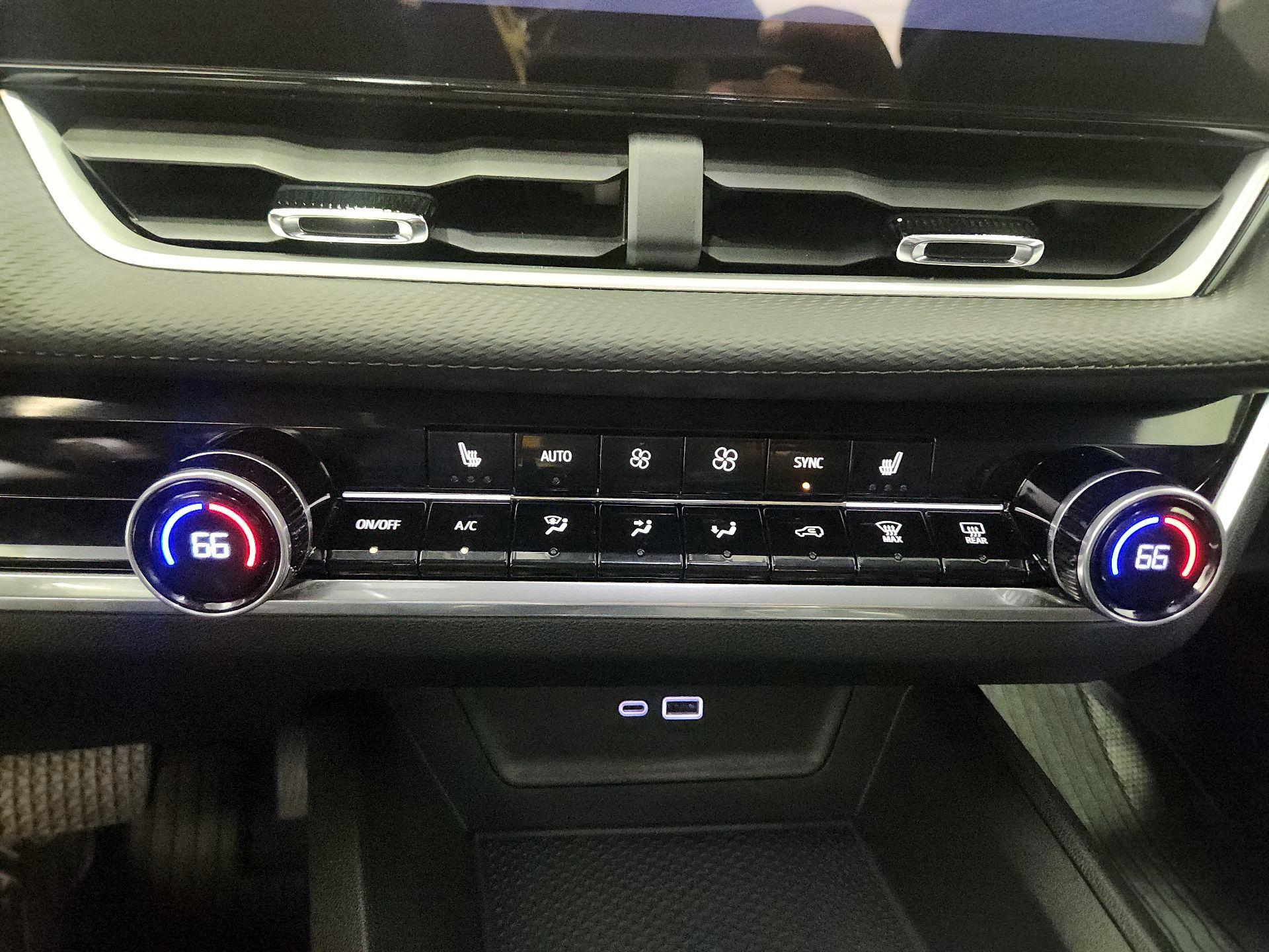 Thumbnail: 2025 Chevrolet Equinox - 16