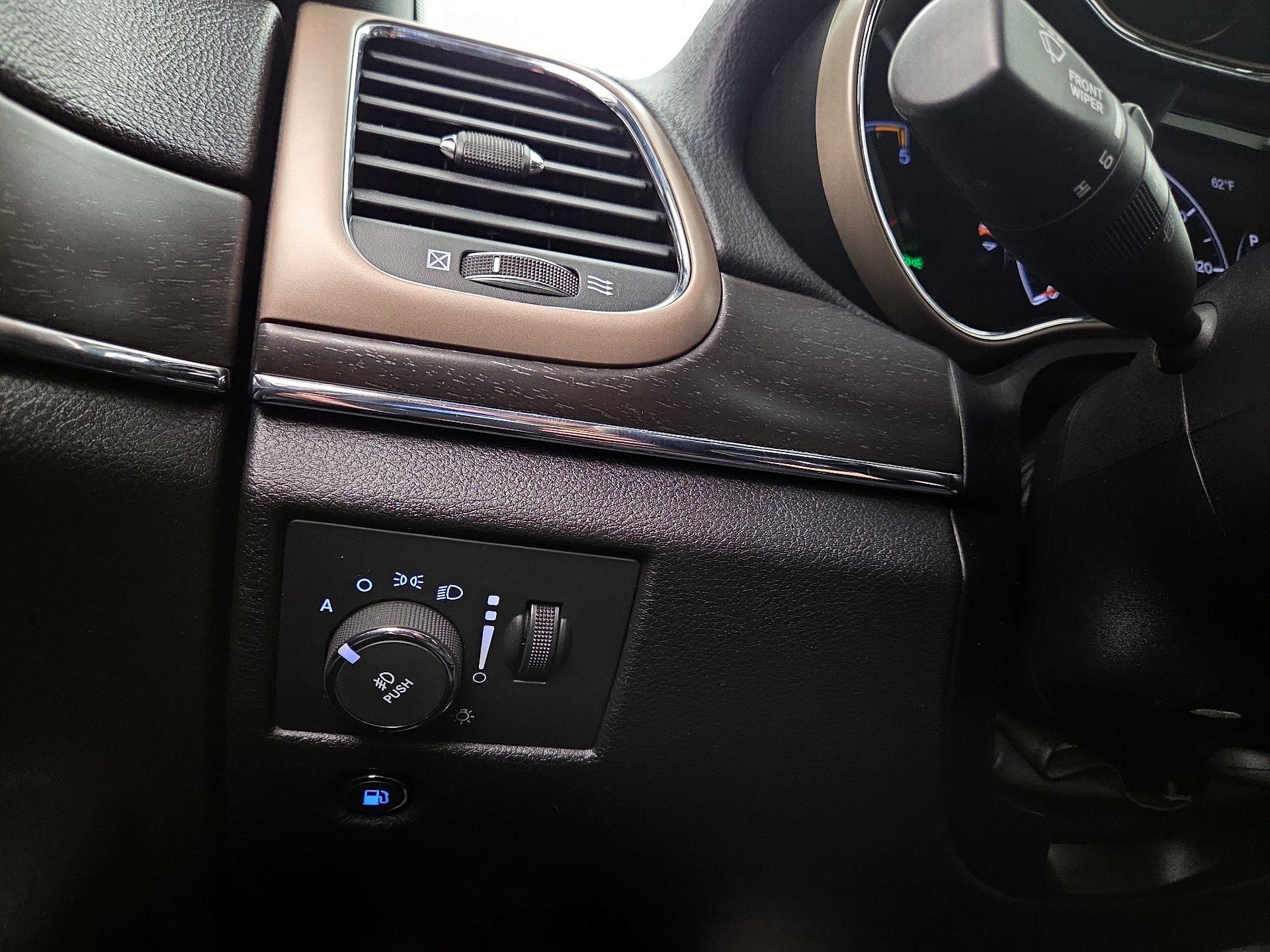 Thumbnail: 2016 Jeep Grand Cherokee - 13