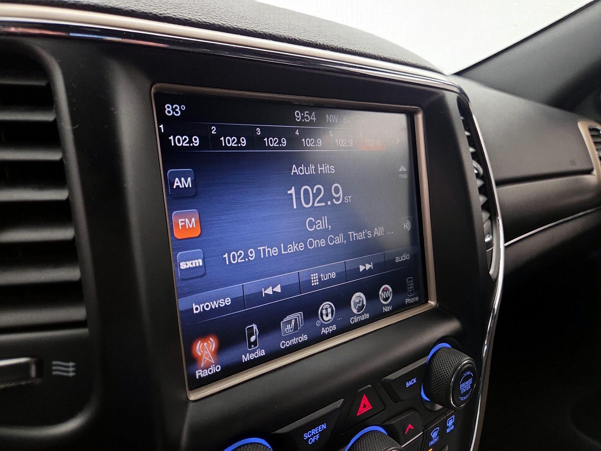 Thumbnail: 2016 Jeep Grand Cherokee - 15
