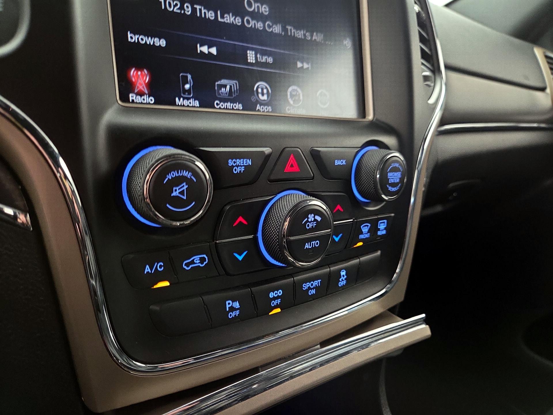 Thumbnail: 2016 Jeep Grand Cherokee - 16