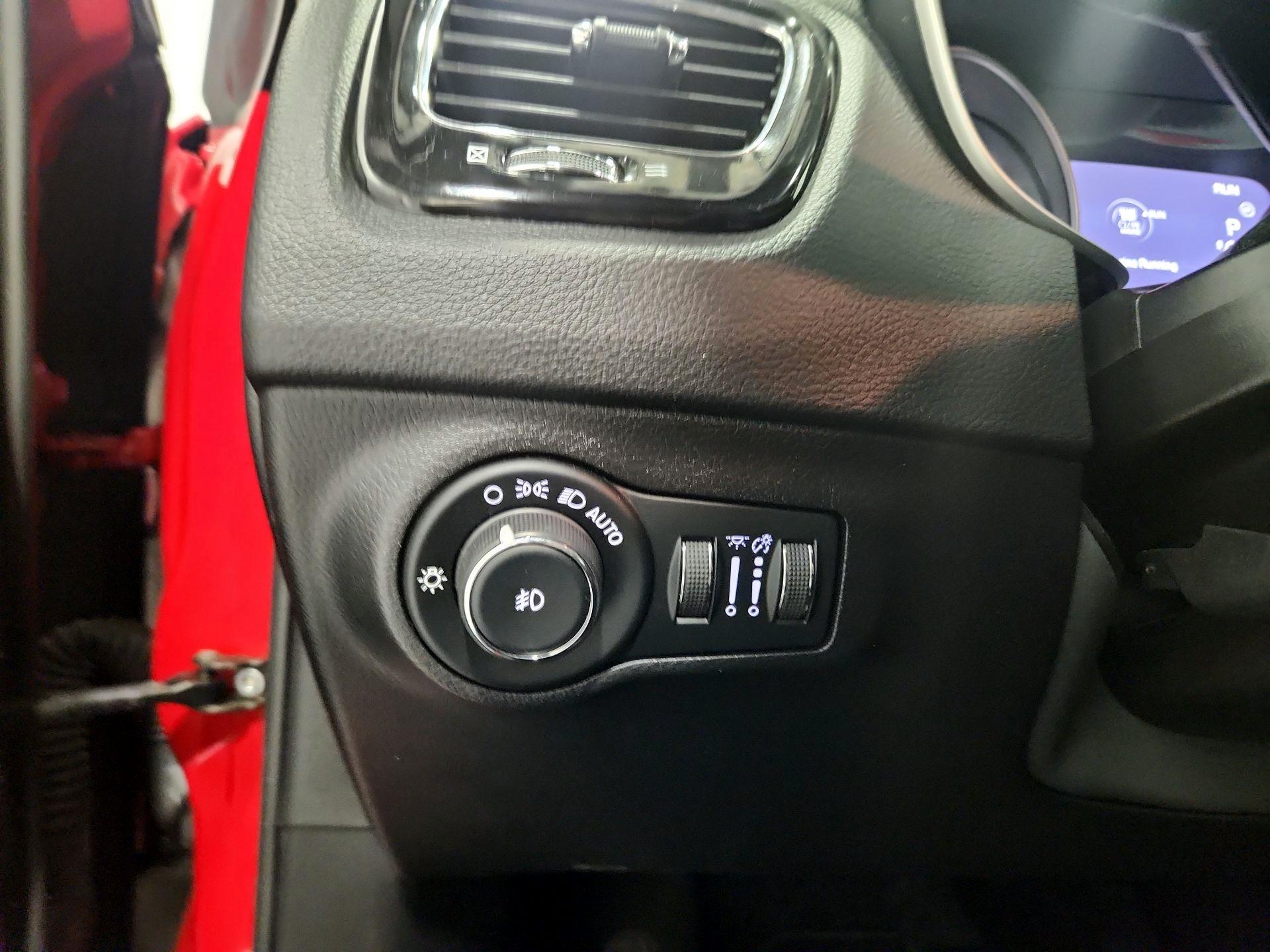 Thumbnail: 2019 Jeep Compass - 13