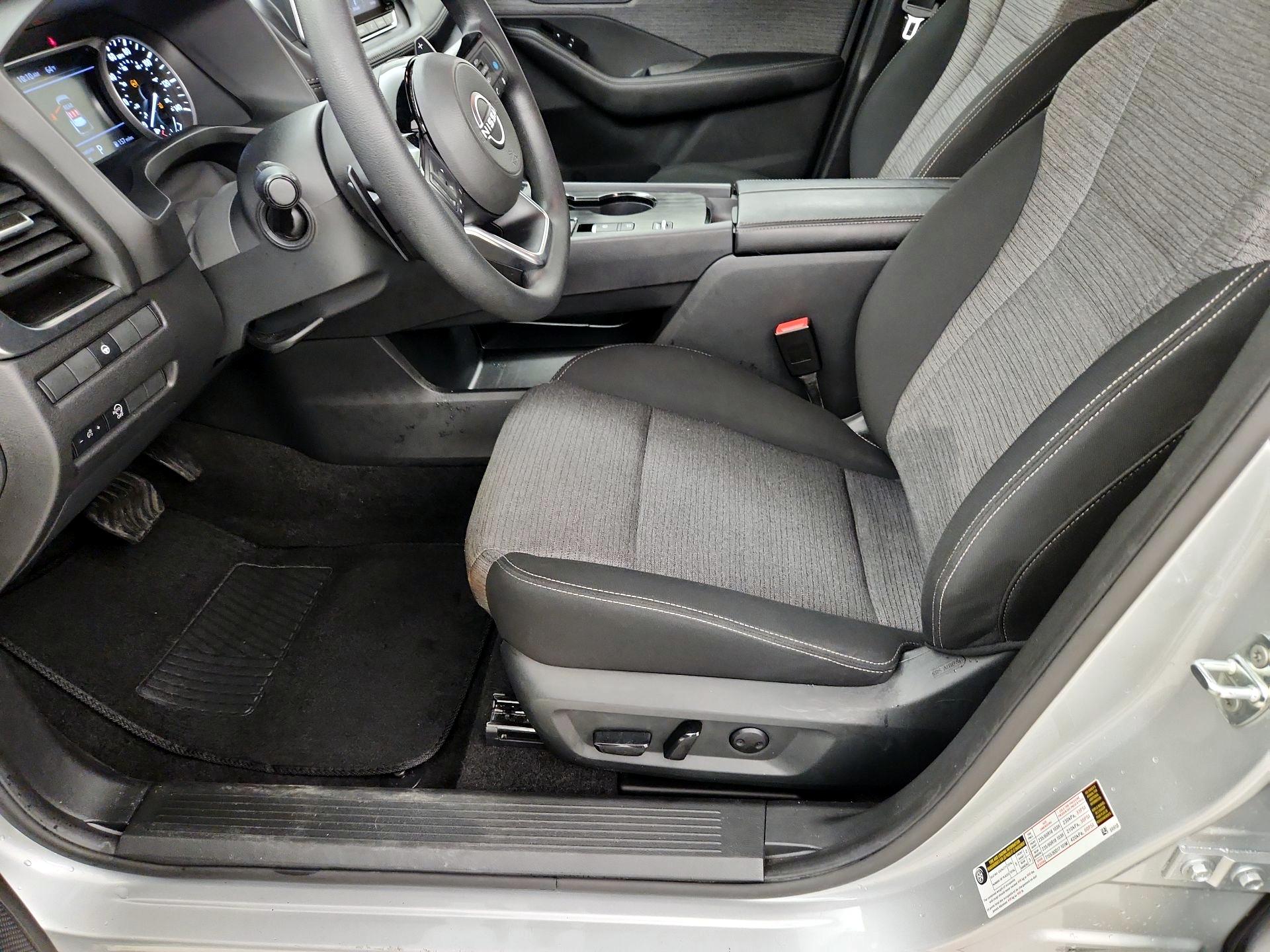 Thumbnail: 2023 Nissan Rogue - 9