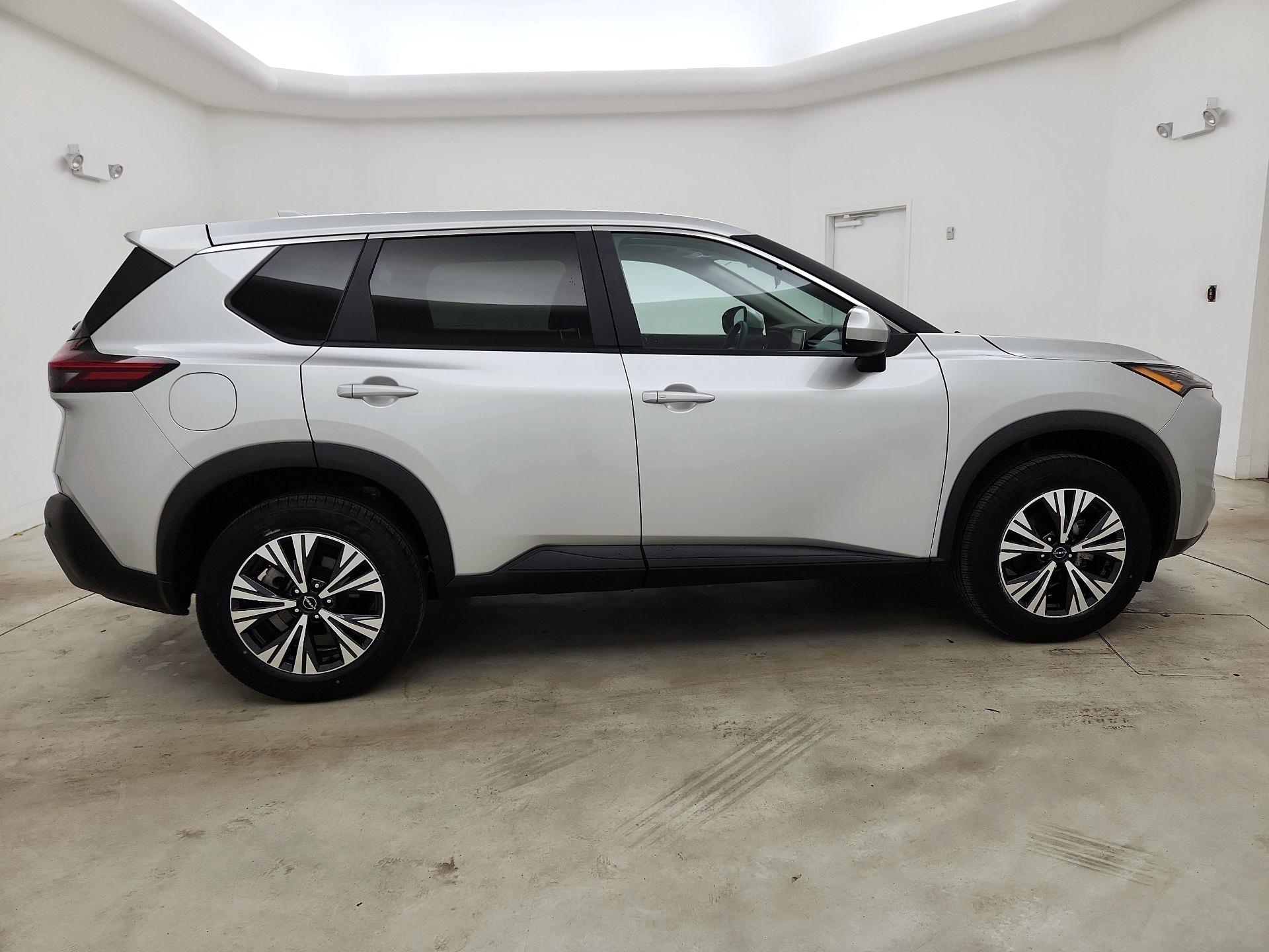 Thumbnail: 2023 Nissan Rogue - 4