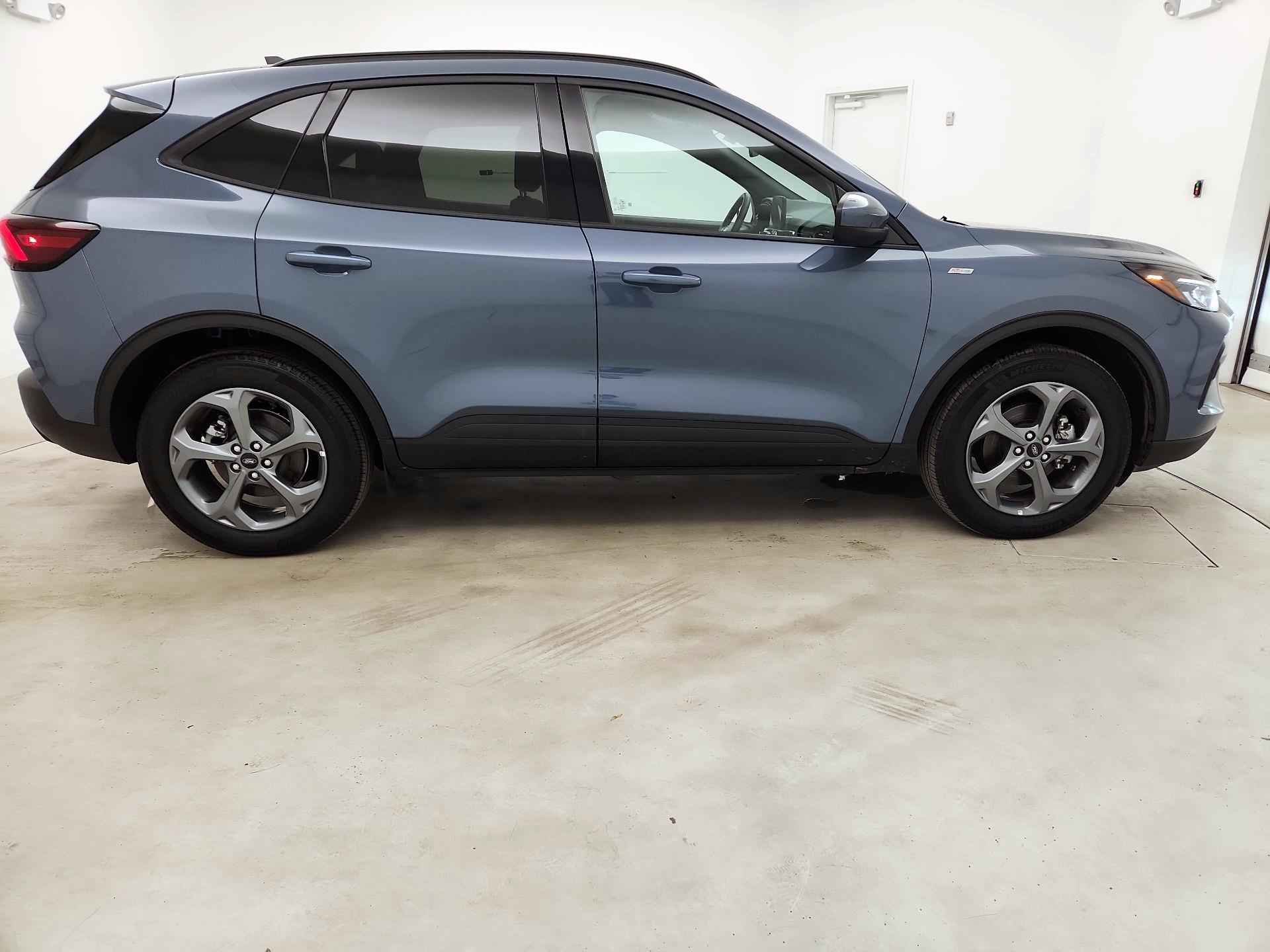 Thumbnail: 2025 Ford Escape - 4